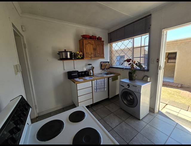 2 BEDROOM FREEHOLD FOR SALE IN MOFFAT VIEW